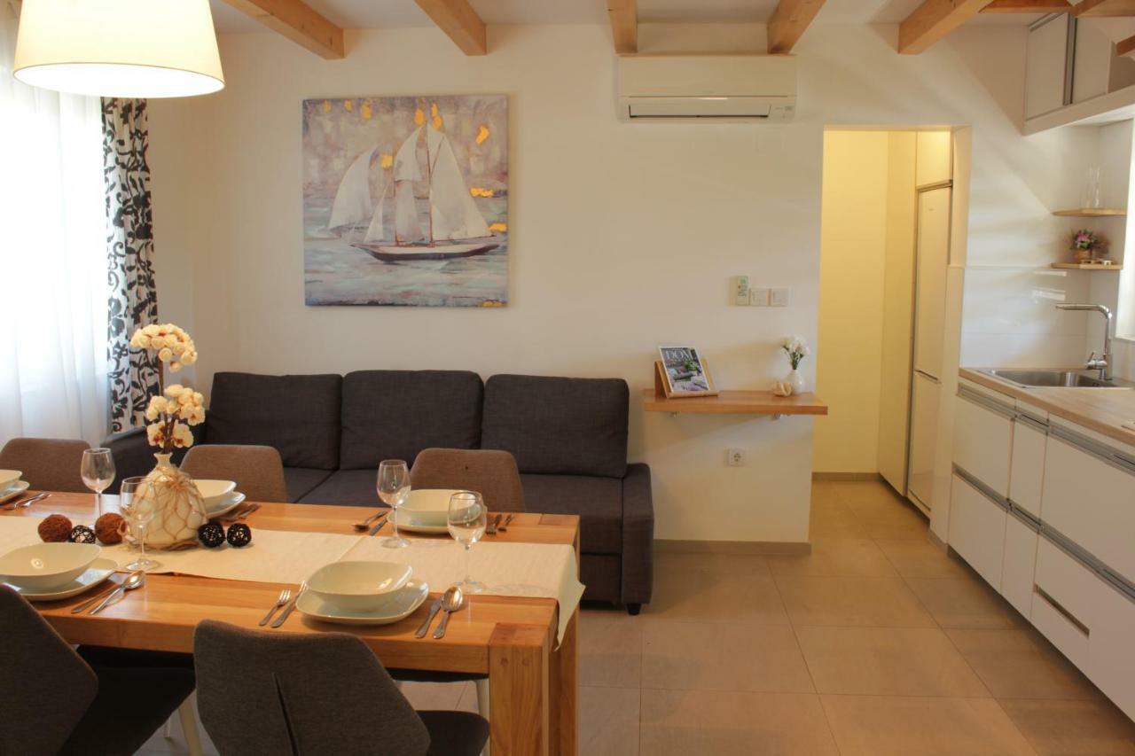 Holiday Home Liberta Krnica Exterior photo